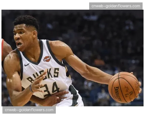 瞬间定格：老将布斯克茨替补登场，完成职业生涯第700场联赛